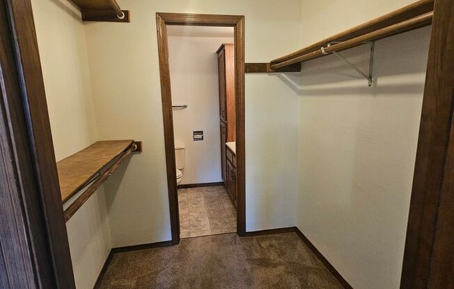 2 beds, 2 baths, 1,034 sqft, $1,299, Unit 1401 018