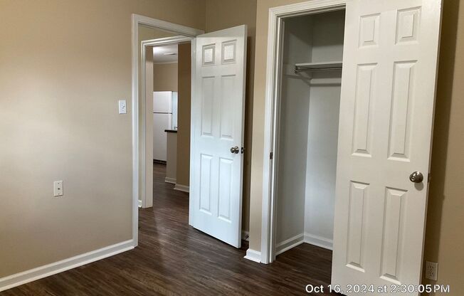 2 beds, 1 bath, 750 sqft, $1,295, Unit 05200-12