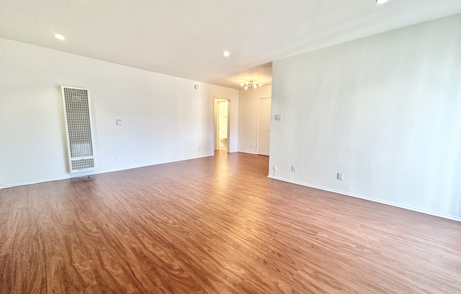 1446 S CANFIELD AVE