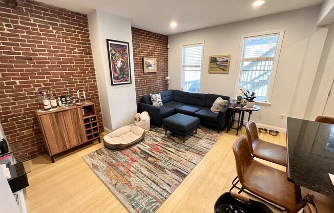 7 DOUGLAS ST