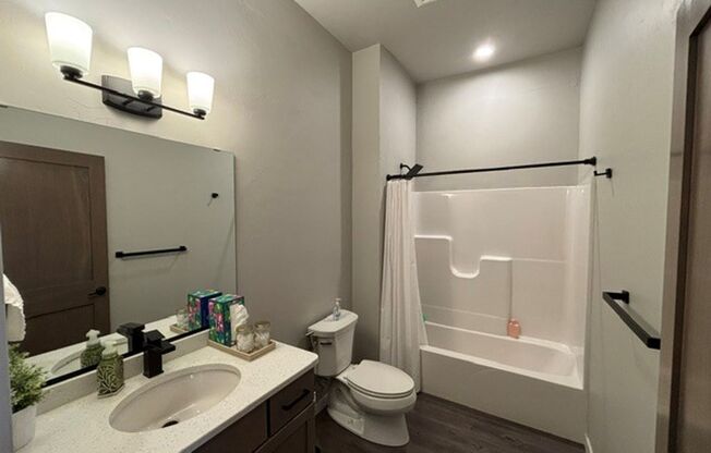 4 beds, 3 baths, 2,150 sqft, $2,500, Unit 103