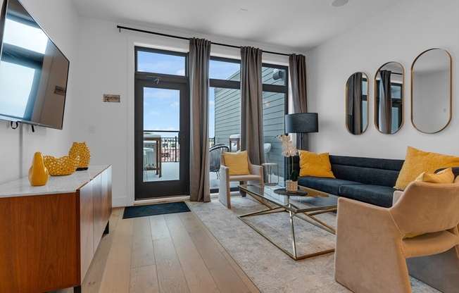 3 beds, 2 baths, 1,391 sqft, $5,500, Unit PH702