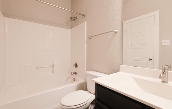 3 beds, 2 baths, $1,585, Unit 1123 Creekside Orchard