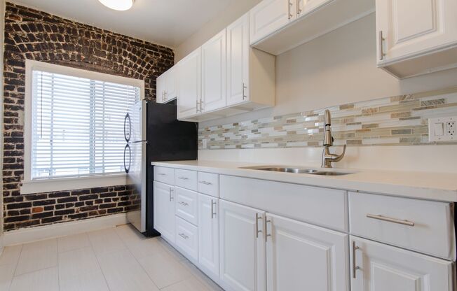 1 bed, 1 bath, 650 sqft, $1,695, Unit 201