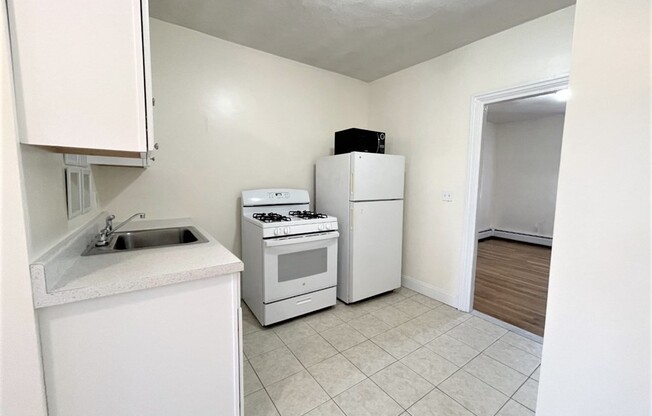 3 CEDAR SQ