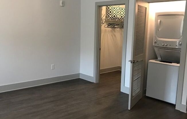 Studio, 1 bath, 580 sqft, $1,550, Unit Heritage East- Unit 305