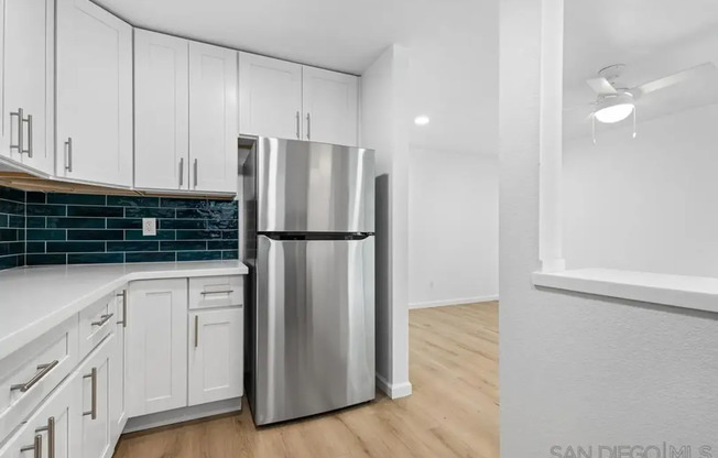 2 beds, 1 bath, 800 sqft, $3,200, Unit 2964  Reynard