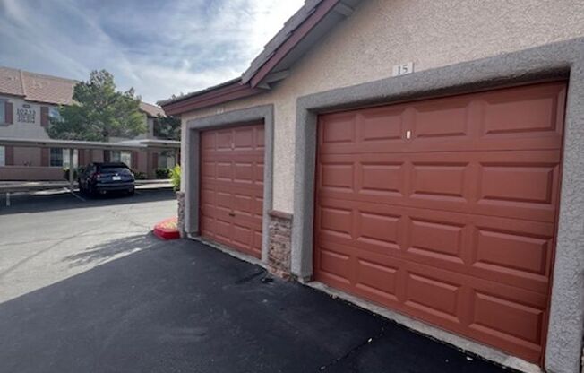 3 Bedroom Condo - Gated - Summerlin - Detached Garage- New Carpet