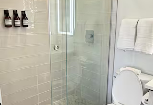 1 bed, 1 bath, 400 sqft, $2,000, Unit 28