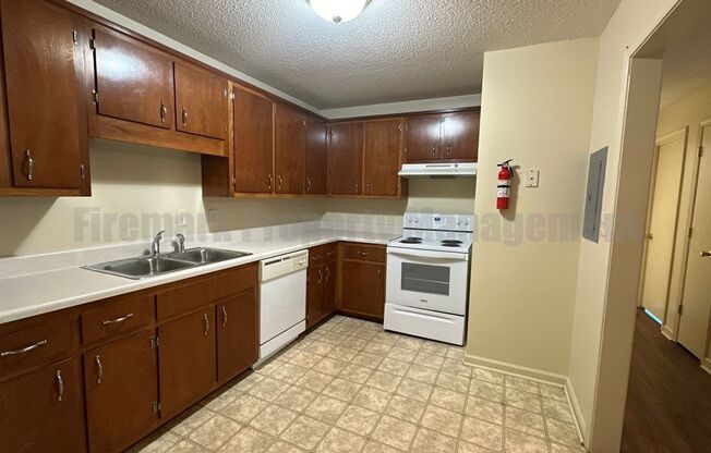 2 beds, 1 bath, 788 sqft, $850, Unit 4