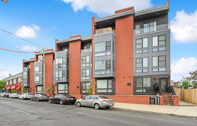 1 bed, 1.5 baths, 1,075 sqft, $1,695, Unit B3-U4