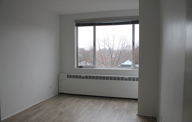 2 beds, 1 bath, 864 sqft, $3,600, Unit 815