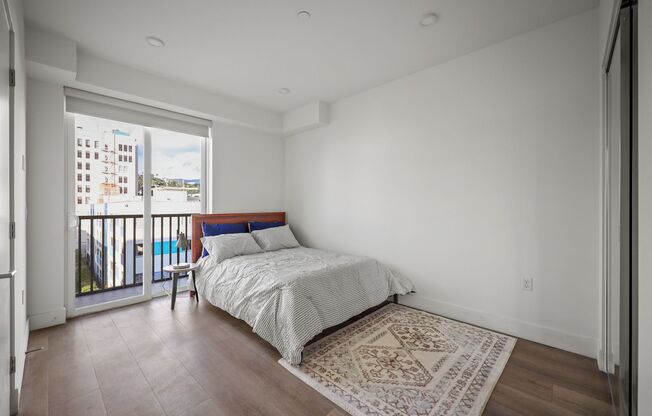 4 beds, 4 baths, 1,200 sqft, $4,493, Unit 401