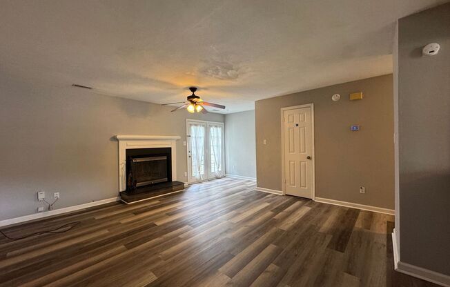 Charming Waterfront Townhouse in Virginia Beach "ASK ABOUT OUR ZERO DEPOSIT"
