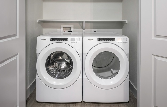 Elevate your laundry experience with state-of-the-art, in-home full-size washer and dryer units at Modera Georgetown.
