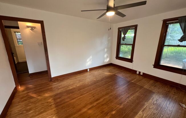 5004 Ave F