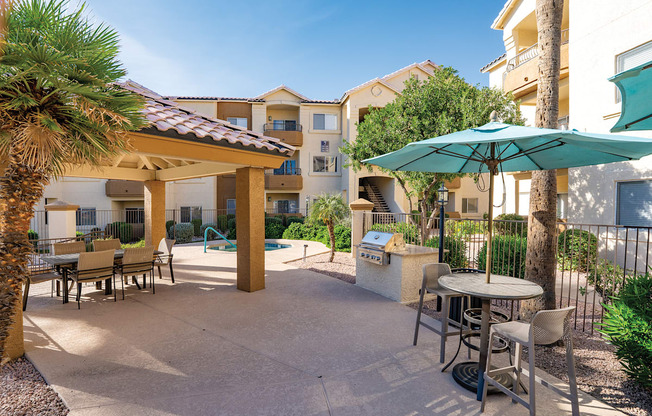 BBQ station - Sonterra Apartments at Paradise Valley