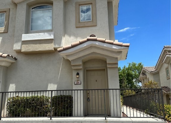 1500 RUBY CLIFFS LN