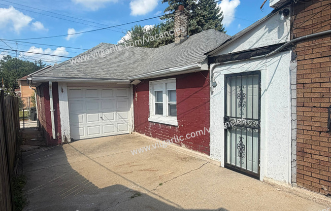 4834 Euclid Ave