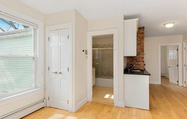 4 WEBSTER ST
