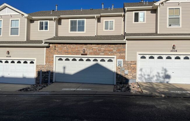 Cute 2bd, 2.5ba Townhome Across from Cottonwood Park....shorter lease term available