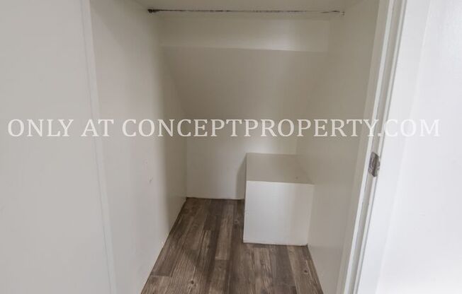 2 beds, 1.5 baths, 1,040 sqft, $1,249, Unit 17