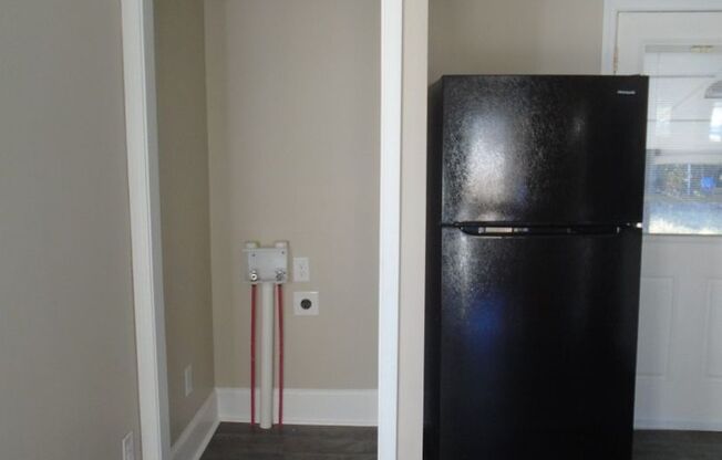 2 beds, 1 bath, $1,150