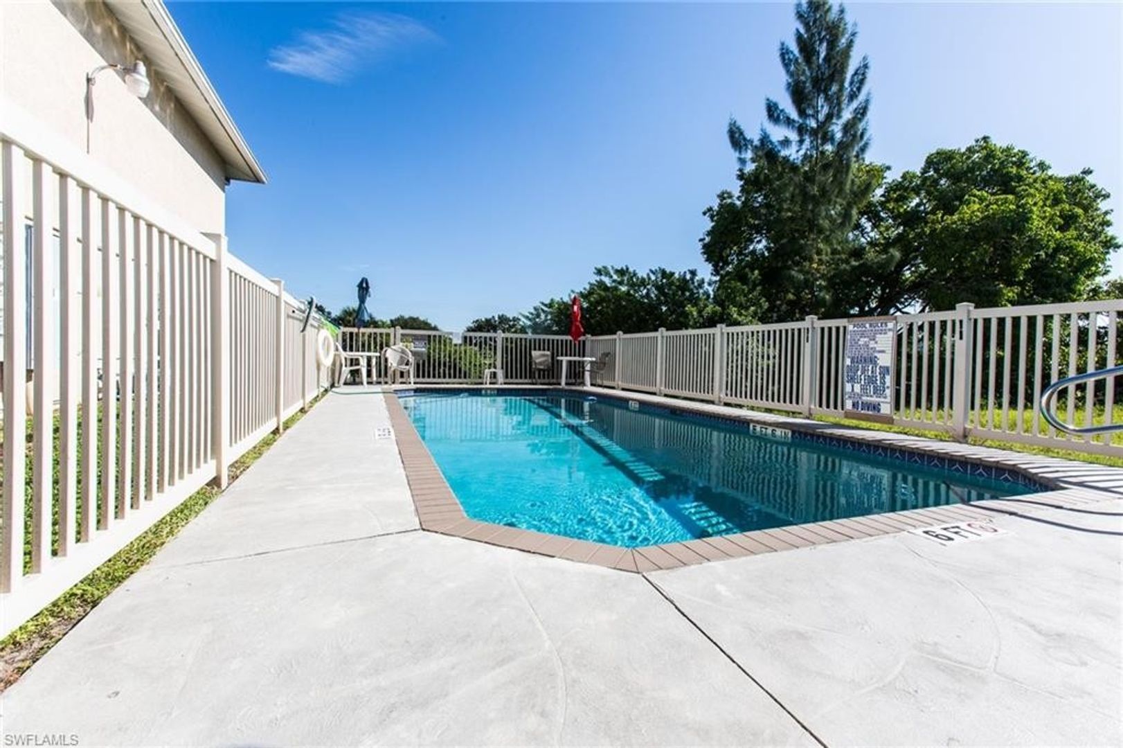 2 Bedroom 2 Bath Gulf Access Apartment with Community Pool