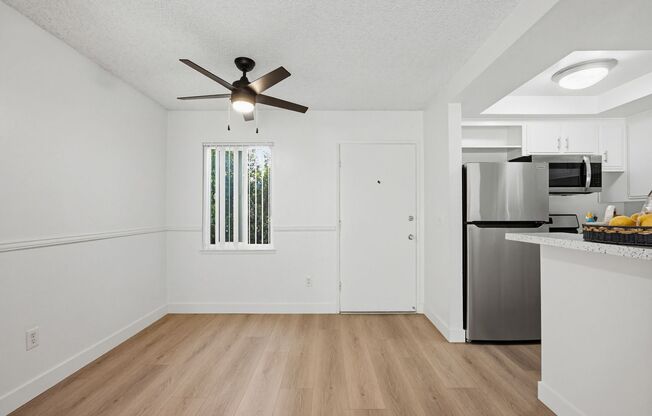 2 beds, 2 baths, 1,044 sqft, $2,895, Unit 204