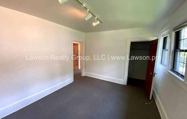 1 bed, 1 bath, $950, Unit #3