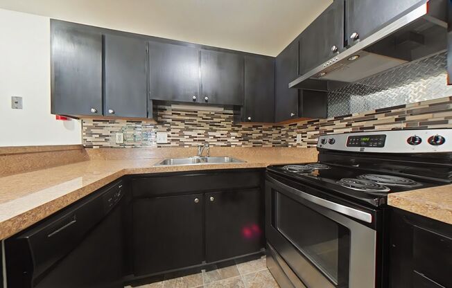 1 Bedroom Apartment ~ Close to Campus ~ Small Pet Friendly