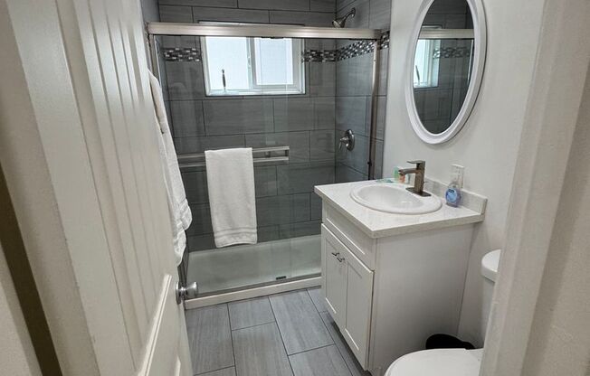 1 bed, 1 bath, 450 sqft, $2,375, Unit 15