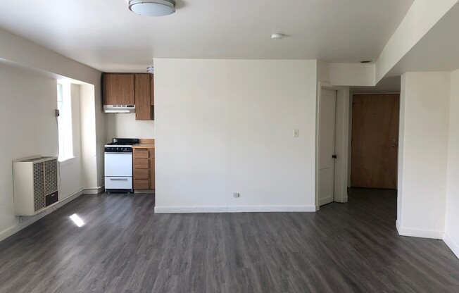 Studio, 1 bath, 285 sqft, $1,375, Unit Unit 207