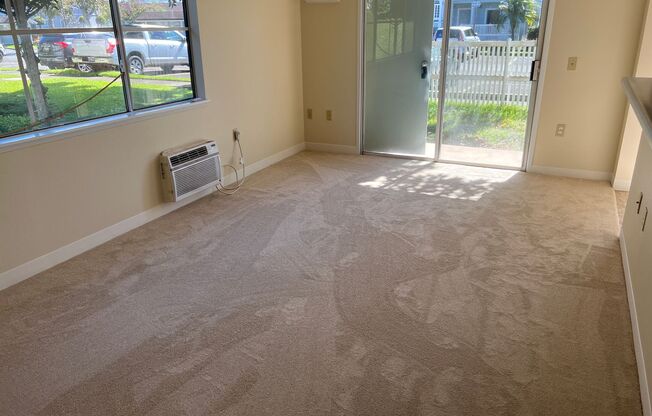 2 Bedroom/ 2 Bath/ 2 pkg at Crescent Lane