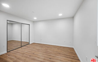 6363 Tyrone Ave Unit 406
