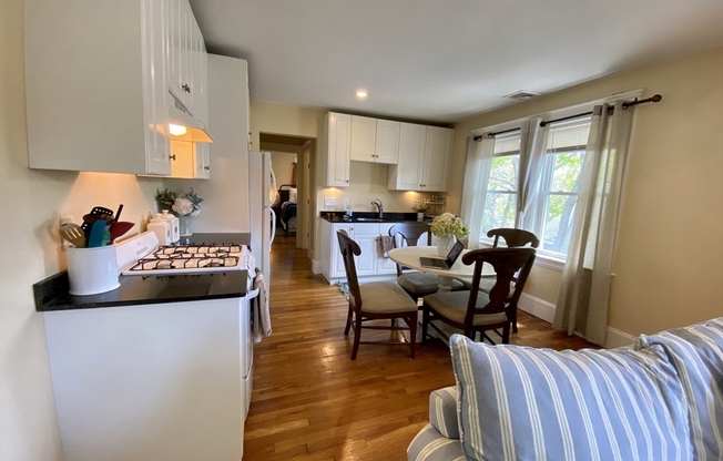 38 Grossman St 2L