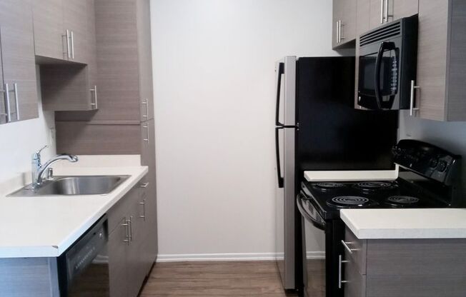 1 bed, 1 bath, 750 sqft, $2,275, Unit 057