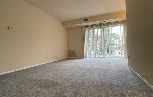 2 beds, 2 baths, 1,000 sqft, $1,950, Unit 14210 #204