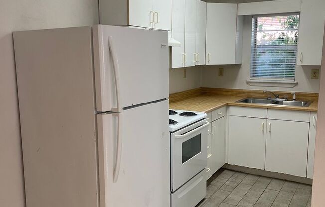 1 bed, 1 bath, 450 sqft, $995, Unit 4