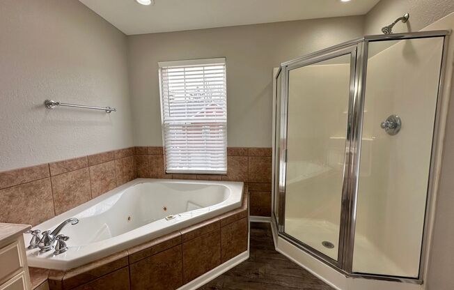 2 beds, 2.5 baths, 1,165 sqft, $1,705, Unit #  907