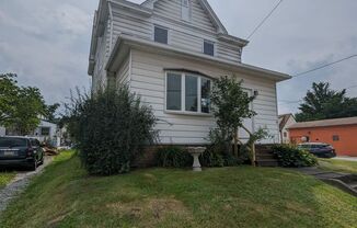 3 beds, 1.5 baths, $1,400