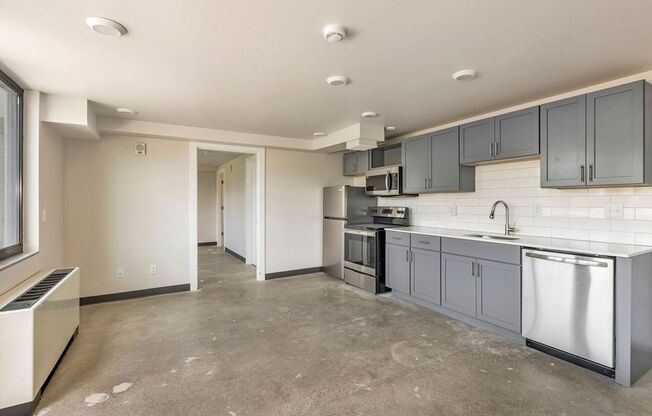 2 beds, 2 baths, 807 sqft, $1,550, Unit 703