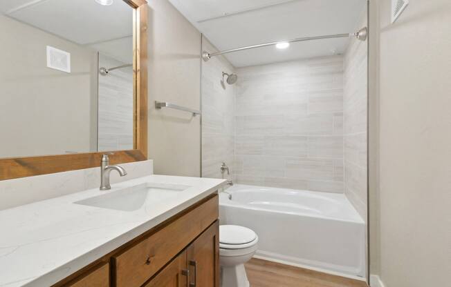 Oval Tub at The Canyons Apartments, Fort Worth, TX, 76116