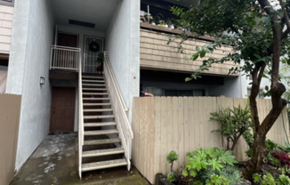 Upstairs 2-bedroom, 2-bath condo in Santa Ana