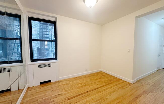 1 bed, 1 bath, $3,285, Unit 1-E