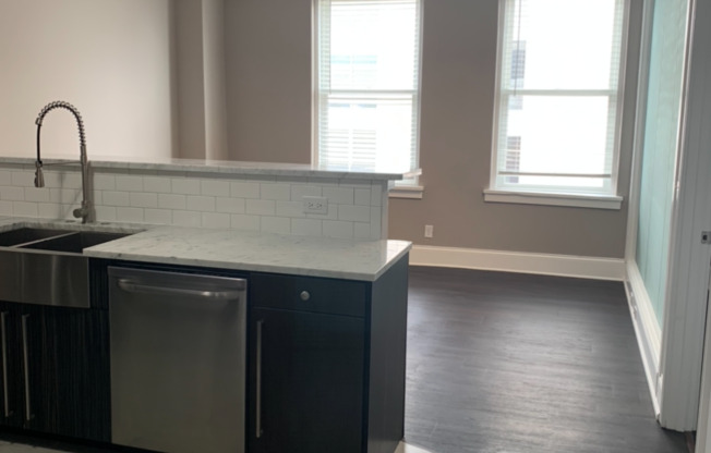 1 bed, 1 bath, $899