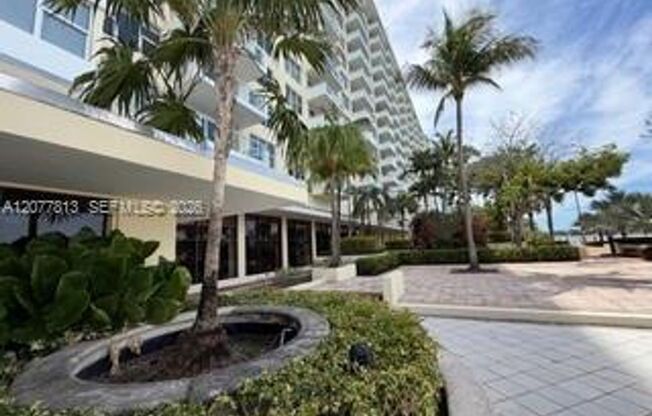2 beds, 2 baths, $4,500, Unit # 15 J