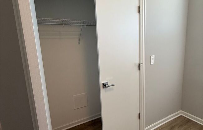 1 bed, 1 bath, 550 sqft, $1,475, Unit 1205