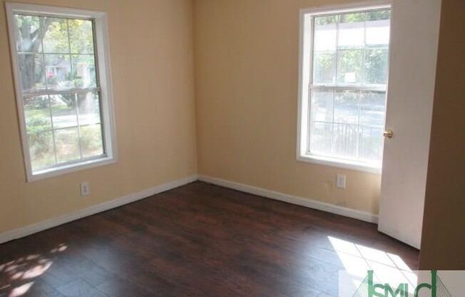 3br/2ba - Single Family Home