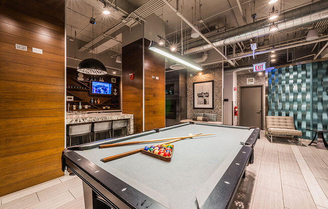 Axis Sky Deck, Sky Club